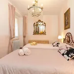 Relais De La Place Διαμέρισμα *