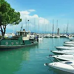 Διαμέρισμα Relais De La Place Ντεζεντσάνο ντελ Γκάρντα