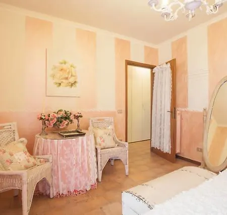 Relais De La Place * דסנזאנו דל גארדה