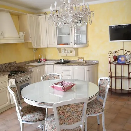 Relais De La Place דסנזאנו דל גארדה
